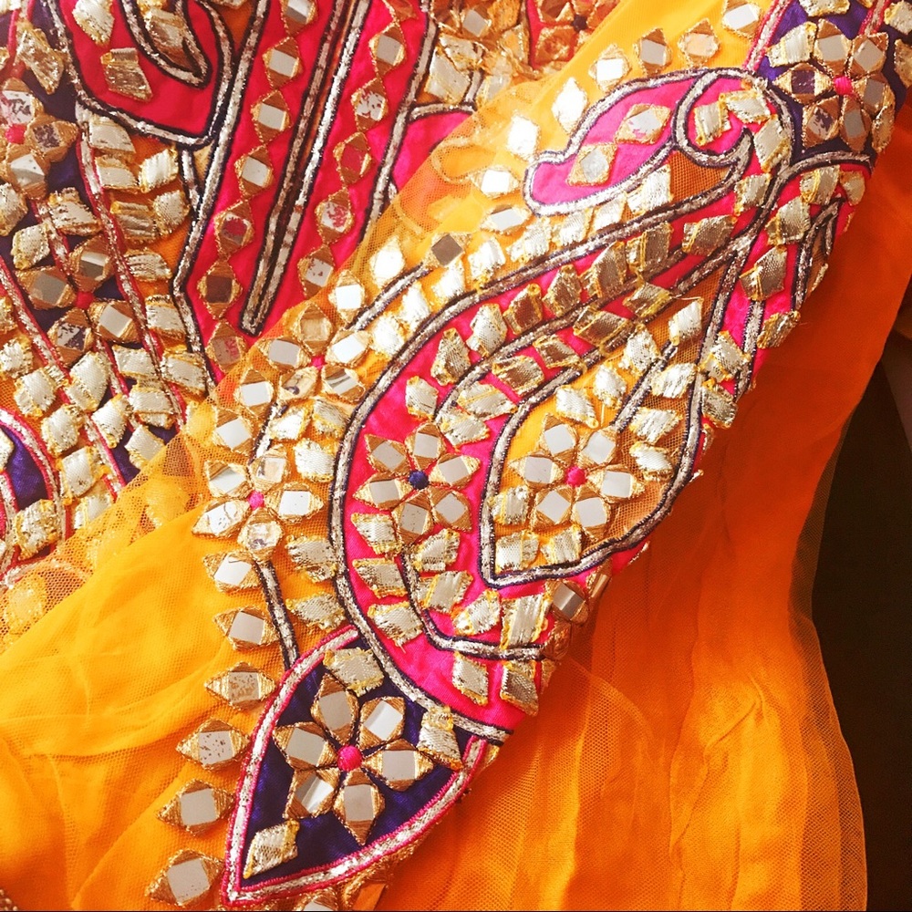 Super fancy yellow Salwar Kameez - Picture 3 of 6